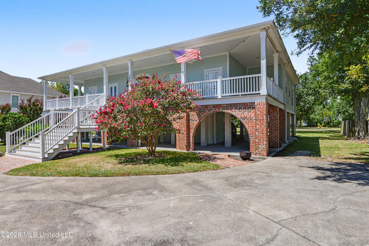 Property Photo:  2407 Washington Avenue  MS 39567 