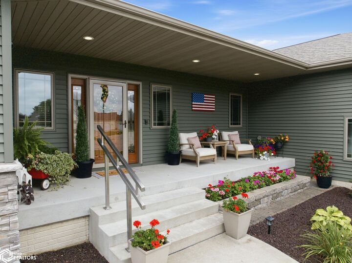 Property Photo:  2937 Morning Star Court  IA 50401 