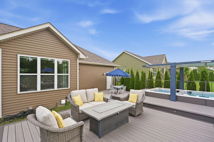 Property Photo: 335 Deer Meadow Dr WI 53021