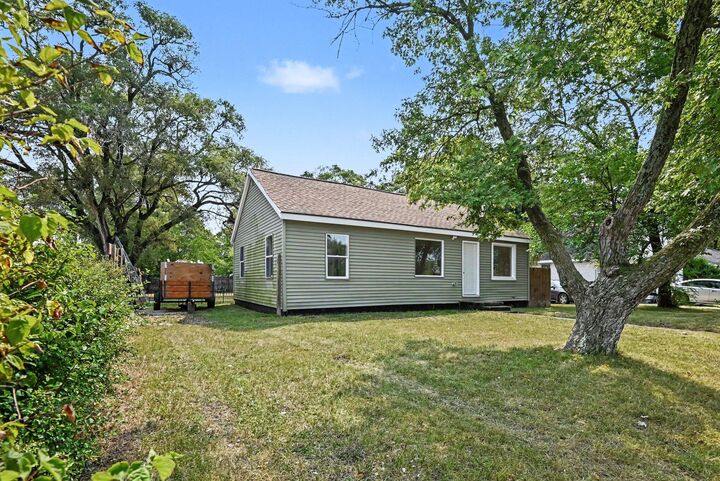 Property Photo:  2304 Dyson Street  MI 49444 