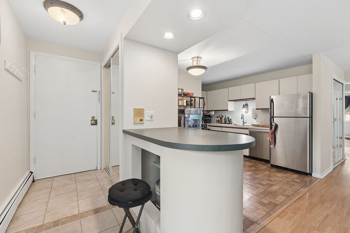 Property Photo:  5330 Waterbury Drive 1603  IL 60418 
