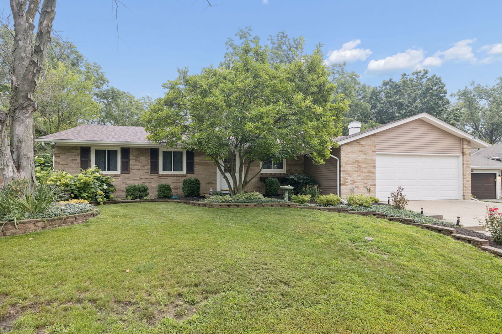Property Photo: 702 N Pinecrest Road IL 60440