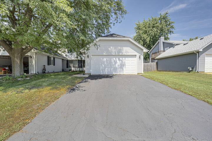 Property Photo:  1130 Brockton Court 1130  IL 60504 