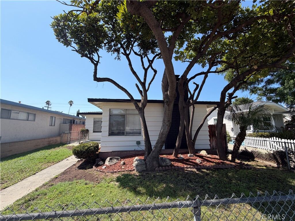 Property Photo: 1658 252nd Street CA 90710