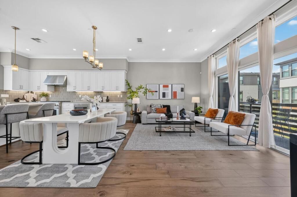 Property Photo: 645 E Evelyn Avenue CA 94086
