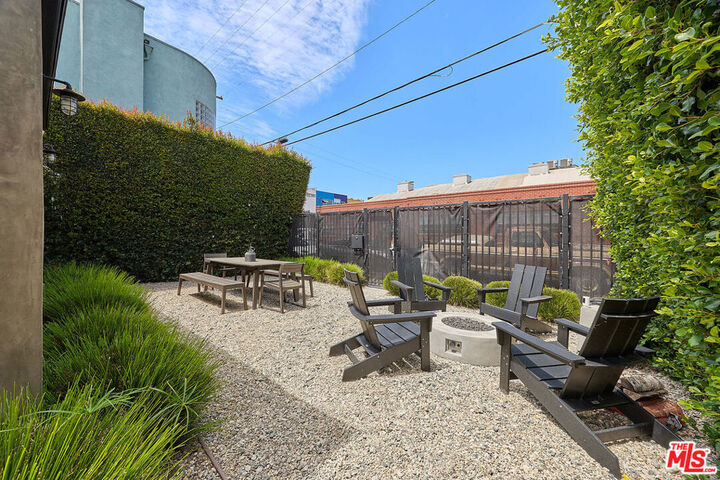 Property Photo:  526 Victoria Avenue  CA 90291 