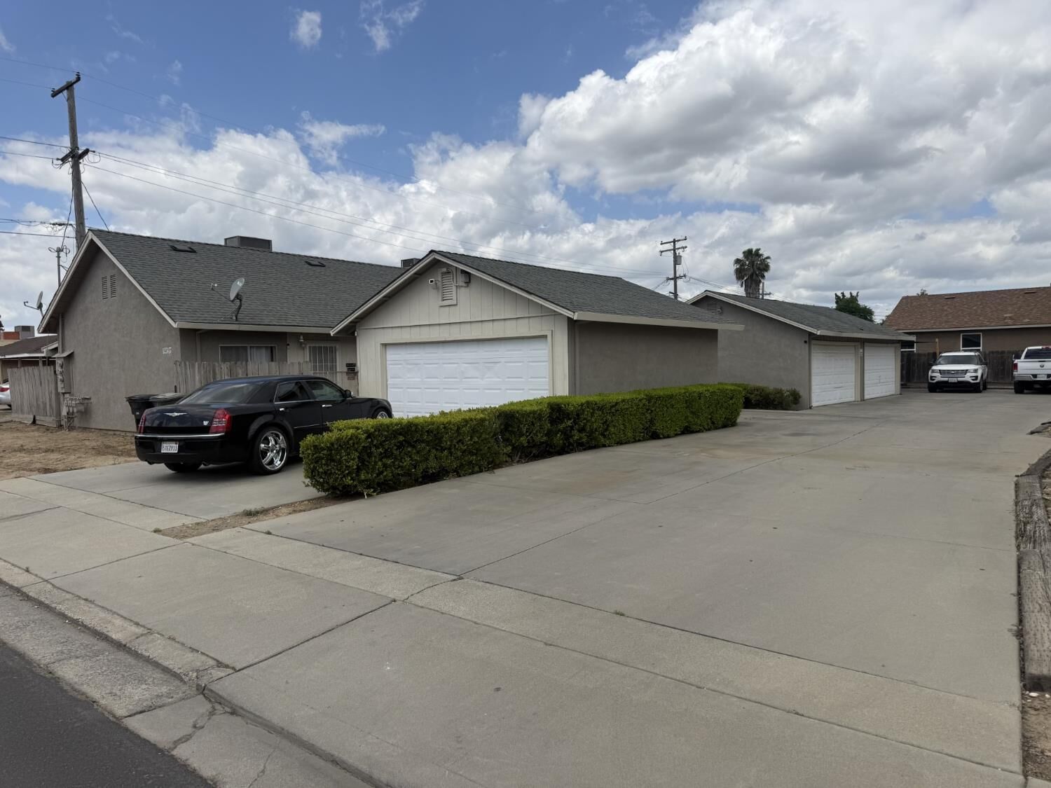 Property Photo:  