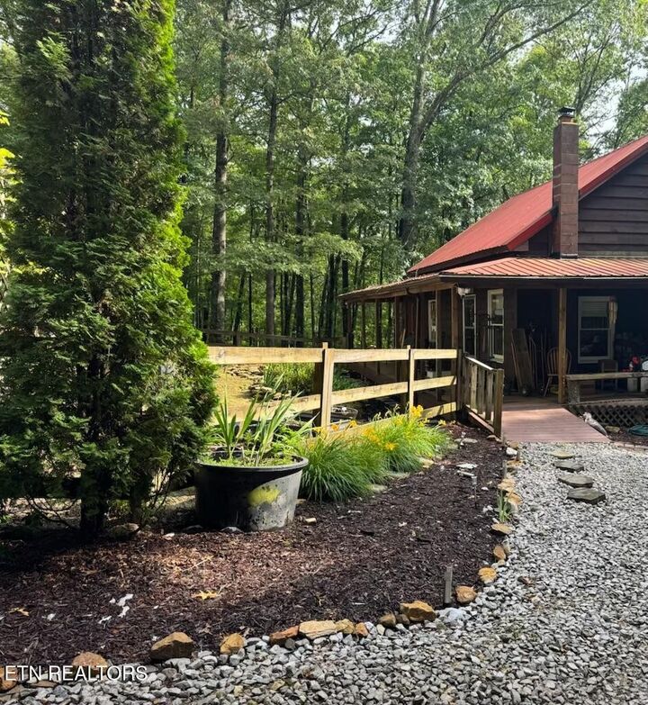 Property Photo:  360 Joe Barnett Rd  TN 38556 