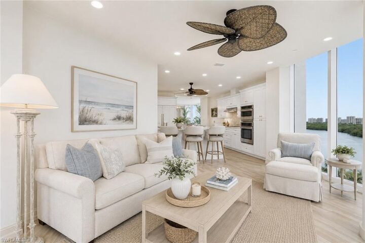 Property Photo:  60 Seagate Dr 806  FL 34103 