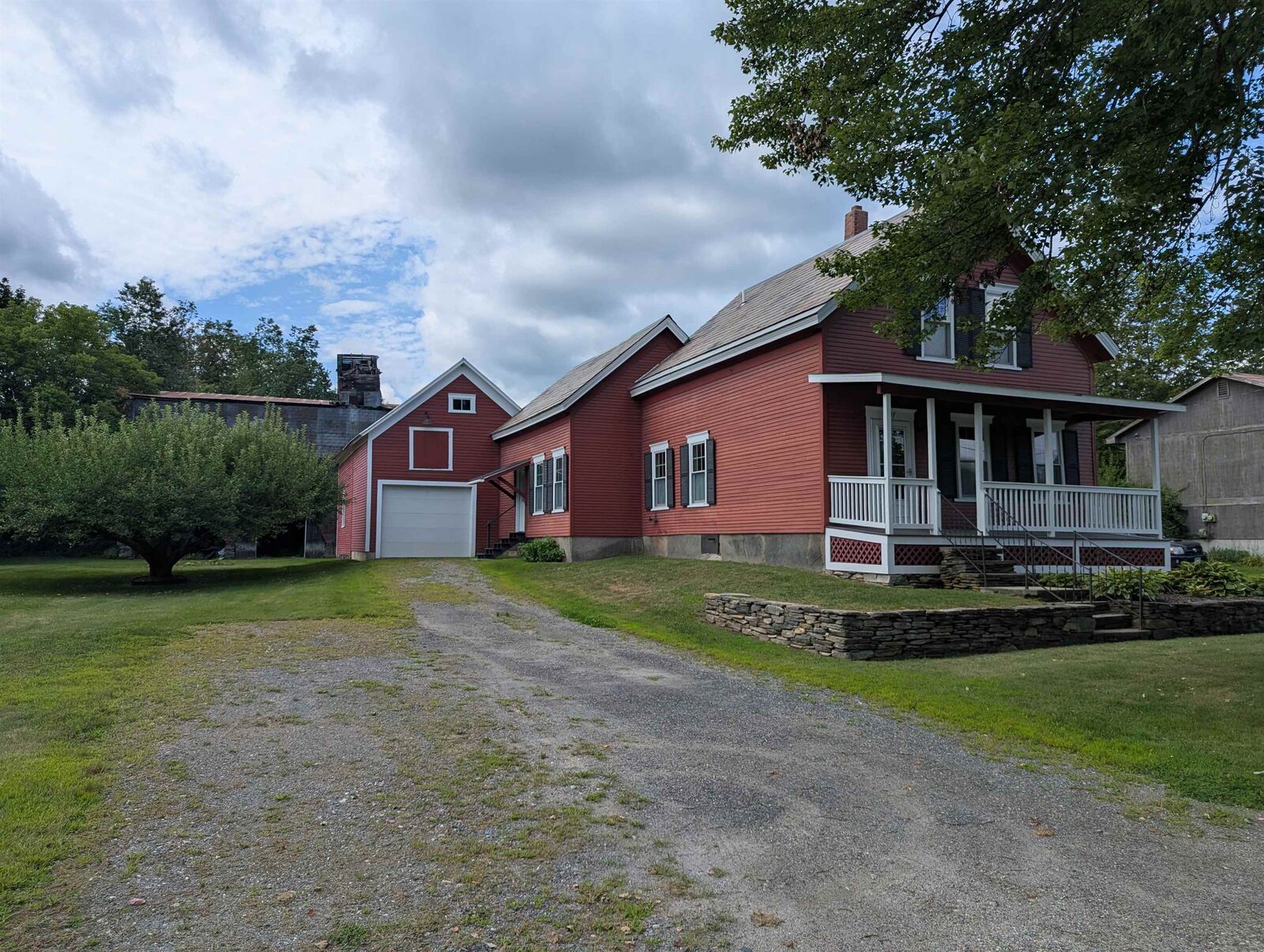 Property Photo: 447 Elm Street VT 05143