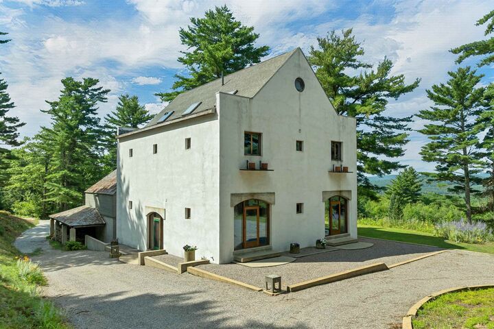 Property Photo:  439 Avery Hill Road  NH 03810 