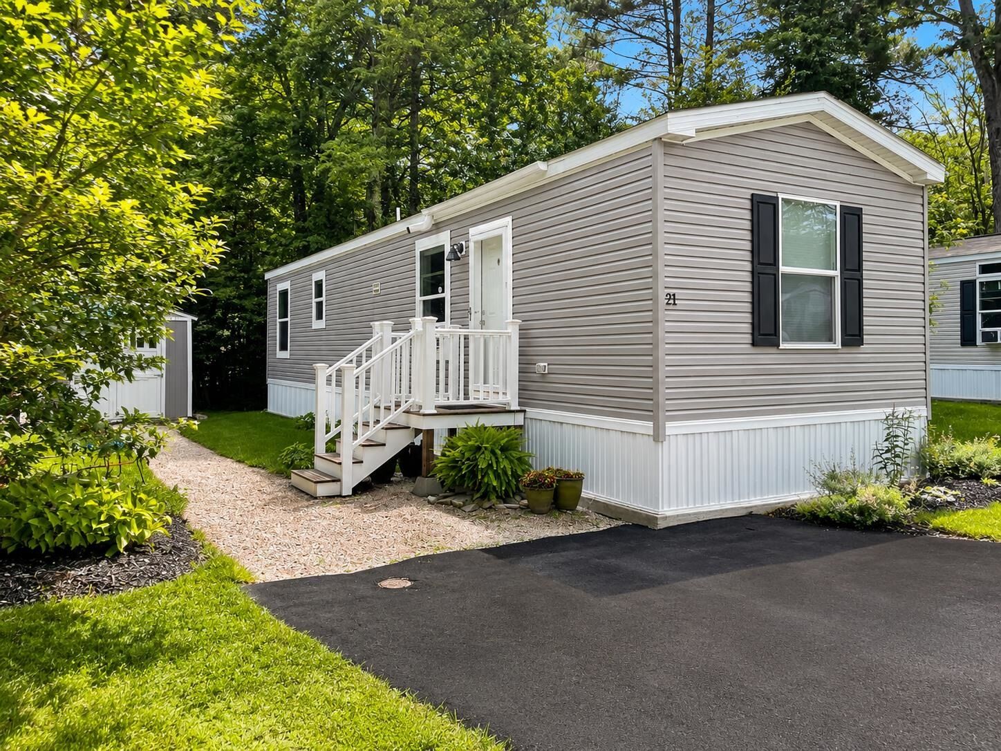 Property Photo: 21 Parker Avenue NH 03077