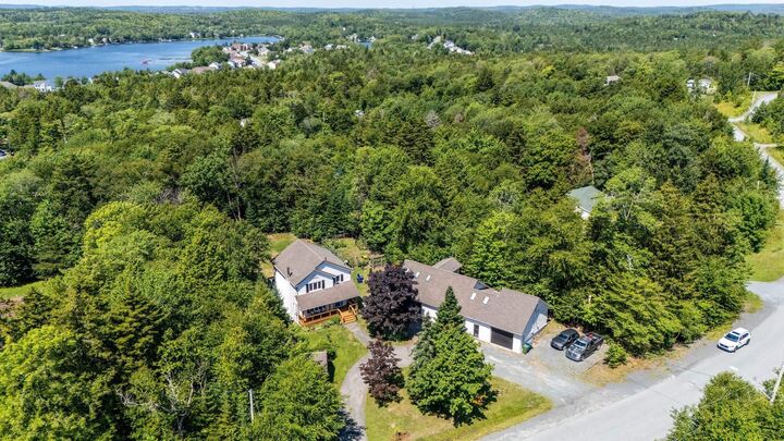 60 Lylewood Drive — photo 1