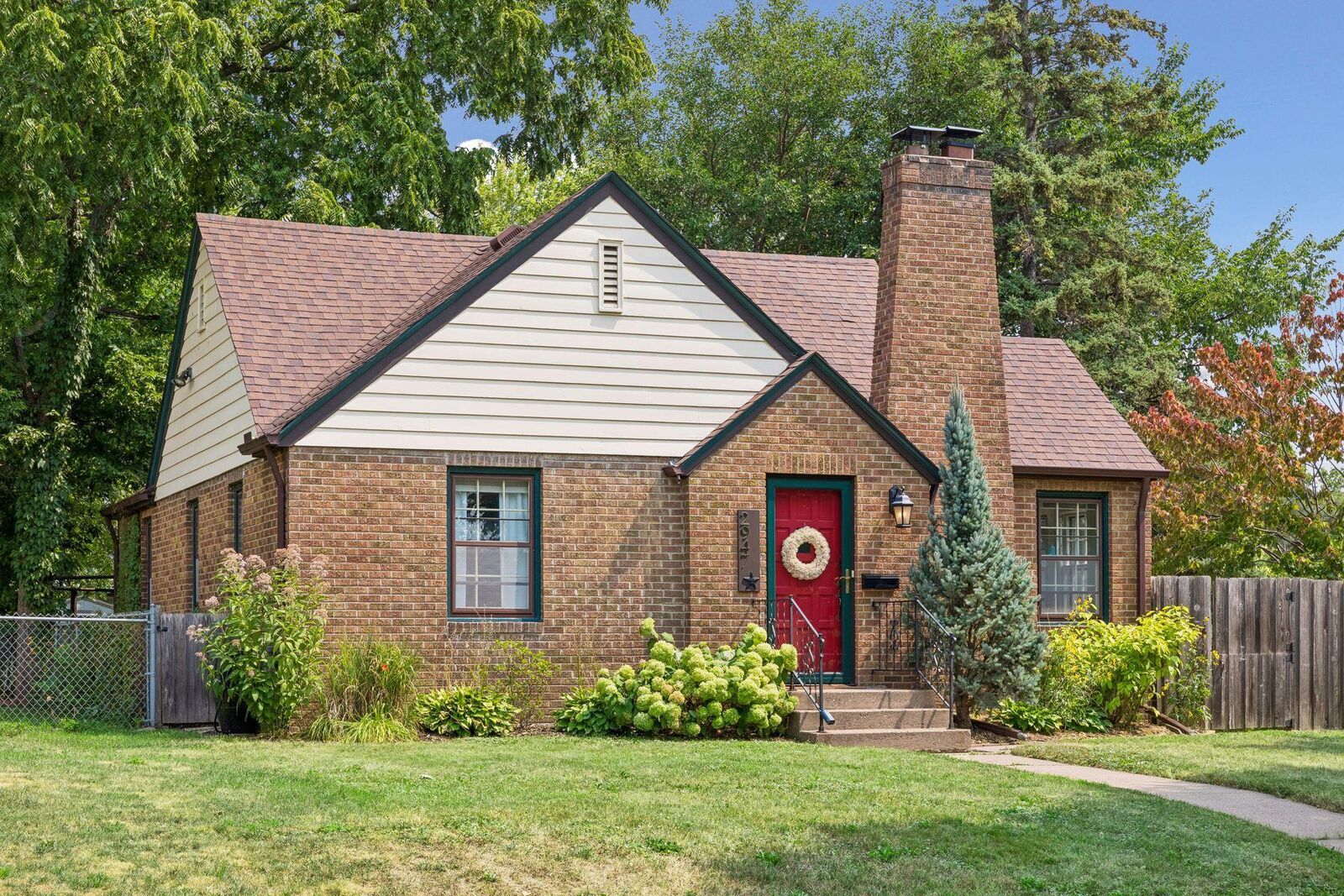 Property Photo: 2947 Quentin Avenue MN 55416