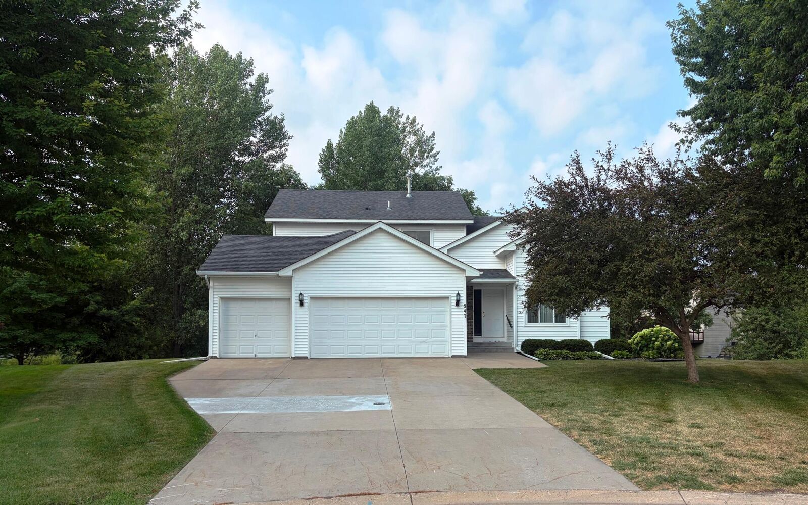 Property Photo: 847 Vista Circle MN 55328