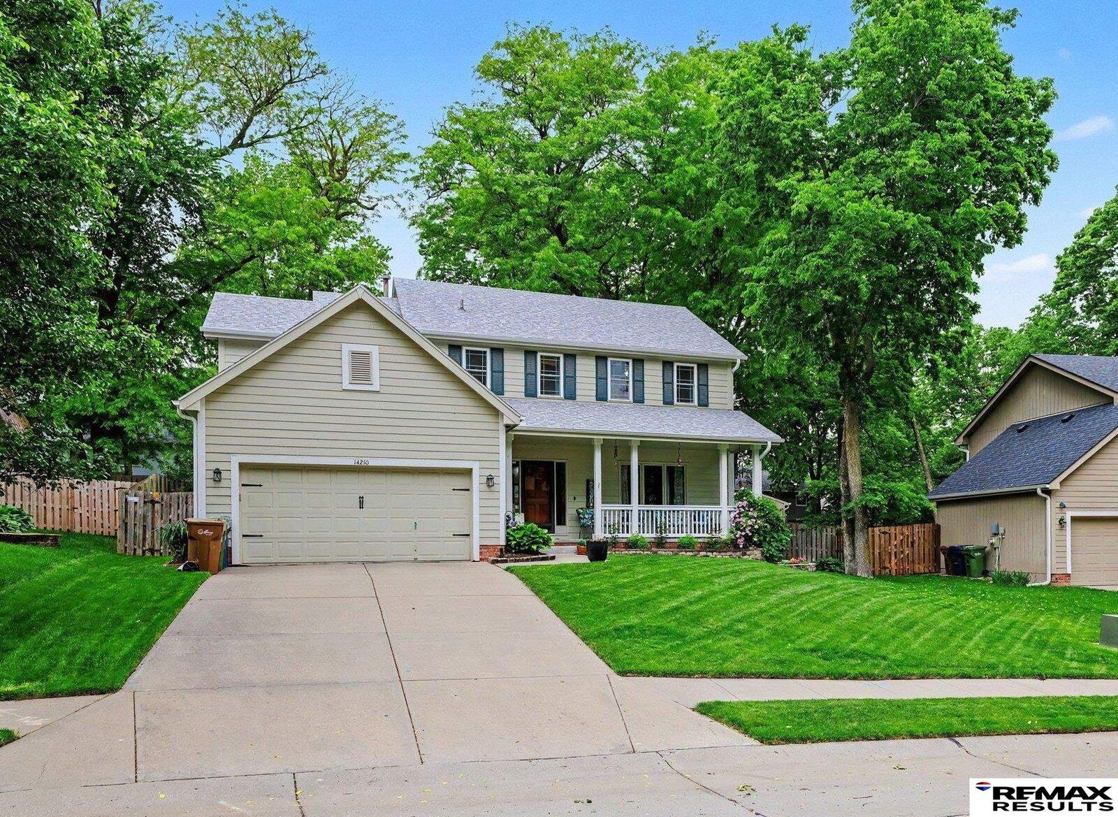 Property Photo: 14210 S 30th Avenue NE 68123-0000