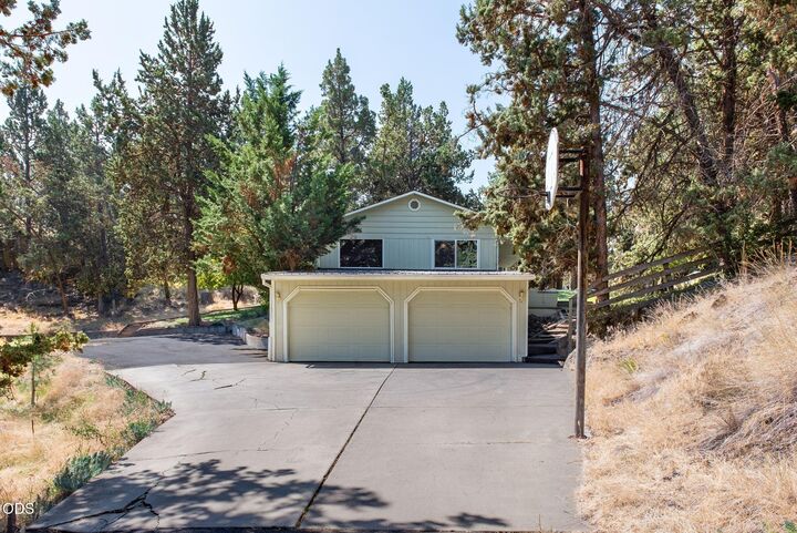 Property Photo: 63435 O. B. Riley Road OR 97703