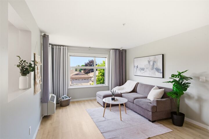 Property Photo: 563 Yates Road 215 BC V1V 2V3