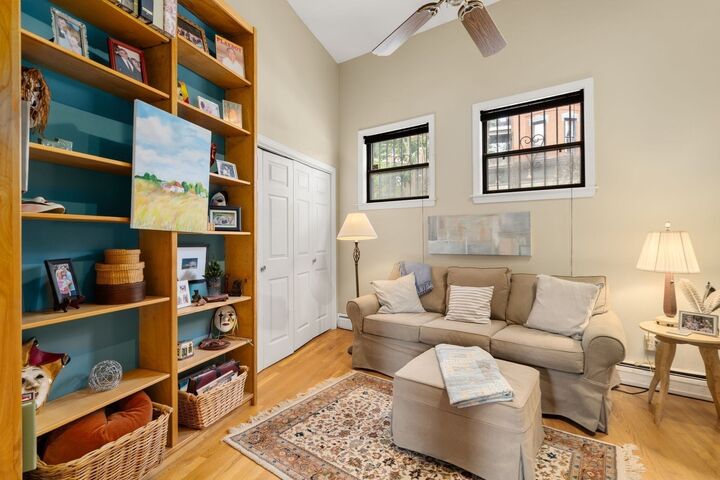 Property Photo:  8 Dartmouth Street 5  MA 02116 
