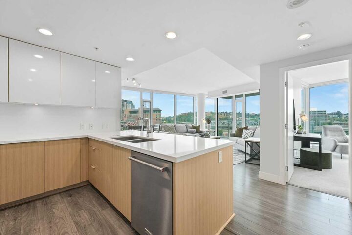 Property Photo: 519 Riverfront Avenue SE 402 AB T2G 1K6