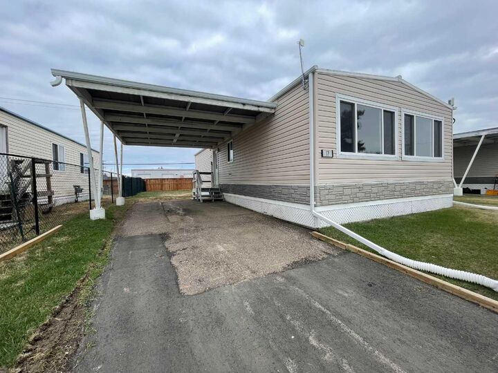 Property Photo:  5308 57 Street 17  AB T9V 2A3 