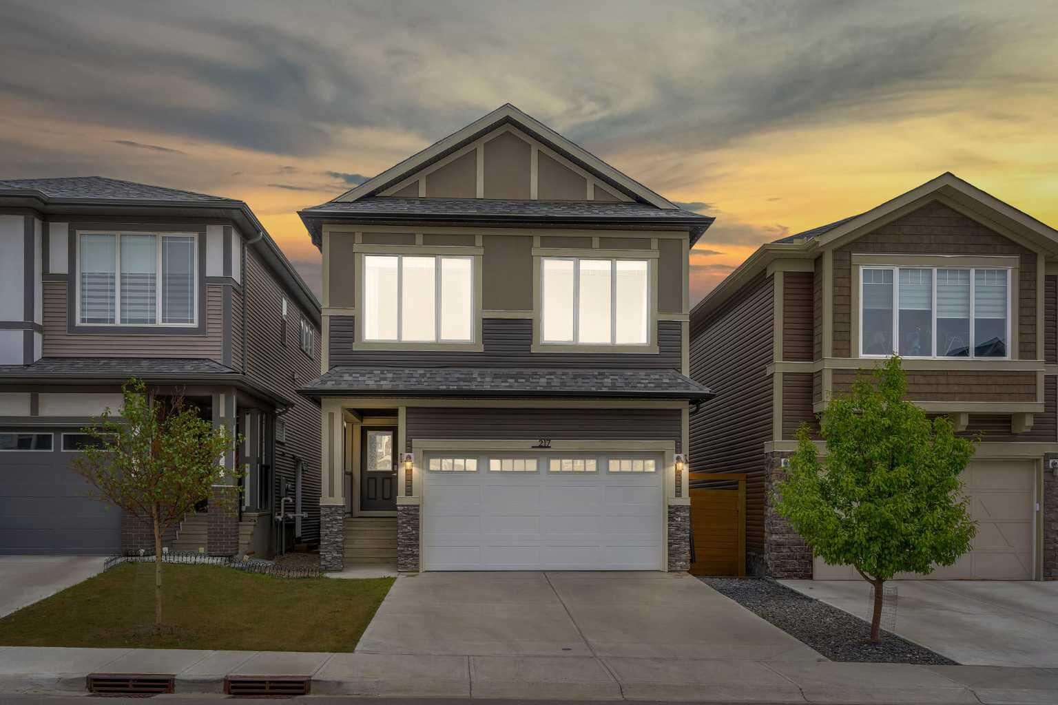 Property Photo: 217 Lucas Crescent NW AB T3P 1M8