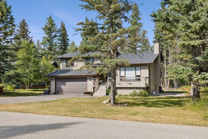 Property Photo: 73 Wolf Drive AB T3Z 1A1