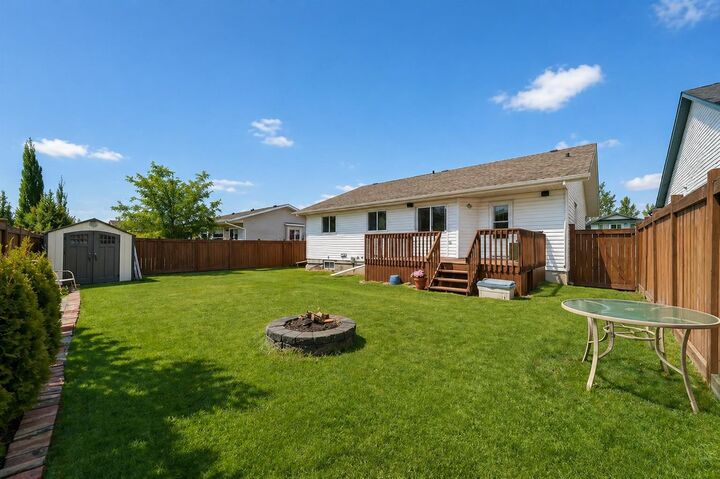 Property Photo:  6308 30 Avenue  AB T4V 4V9 