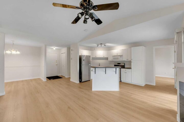 1307 Valleyview Park SE 307 — photo 1