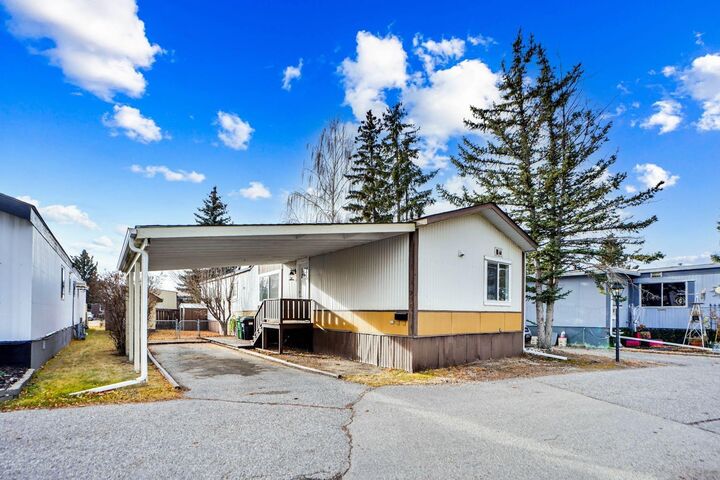 Property Photo:  3223 83 Street NW 208  AB T3B 5N4 
