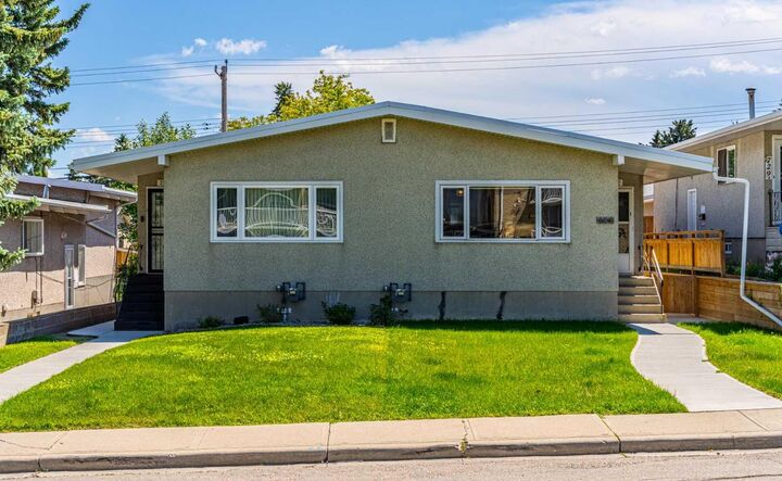 Property Photo: 727 67 Avenue SW AB T2V 0M4