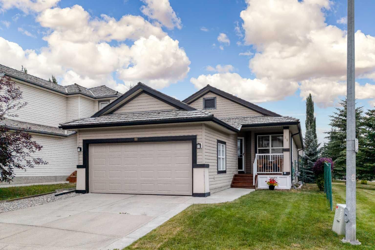 Property Photo: 22 Glensummit Close AB T4C 2J9