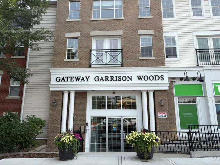 Property Photo:  2233 34 Avenue SW 219  AB T2T 6N2 