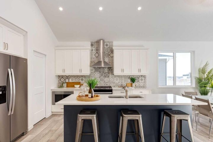 Property Photo:  406 Montrose Green SE  AB T1V 0G1 