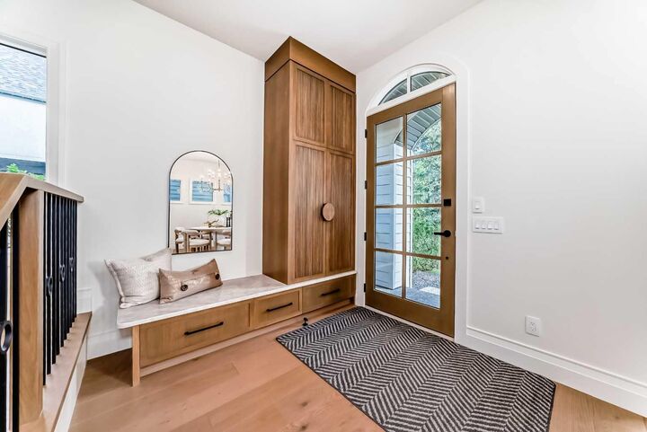Property Photo: 1610 49 Avenue SW AB T2T 2T7