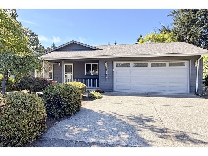 Property Photo:  8600 SE Hood St  OR 97015 