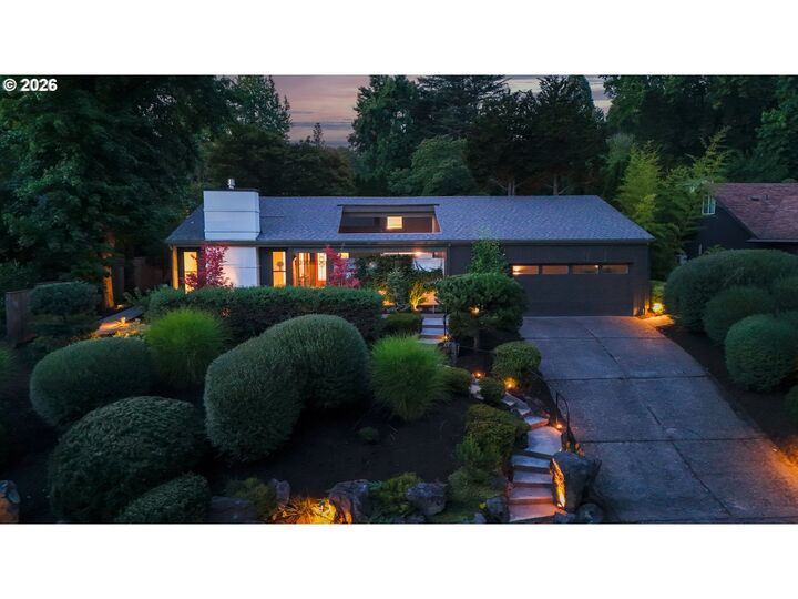 Property Photo:  3753 SW Lyle Ct  OR 97221 