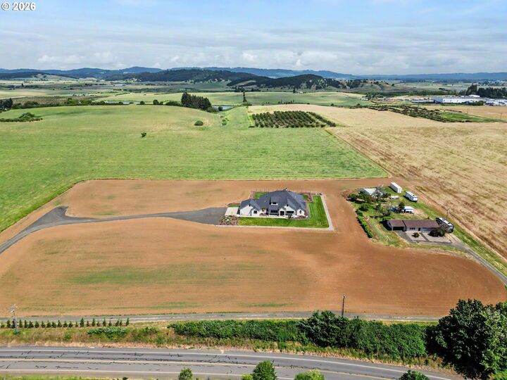 Property Photo: 2550 Perrydale Rd OR 97338