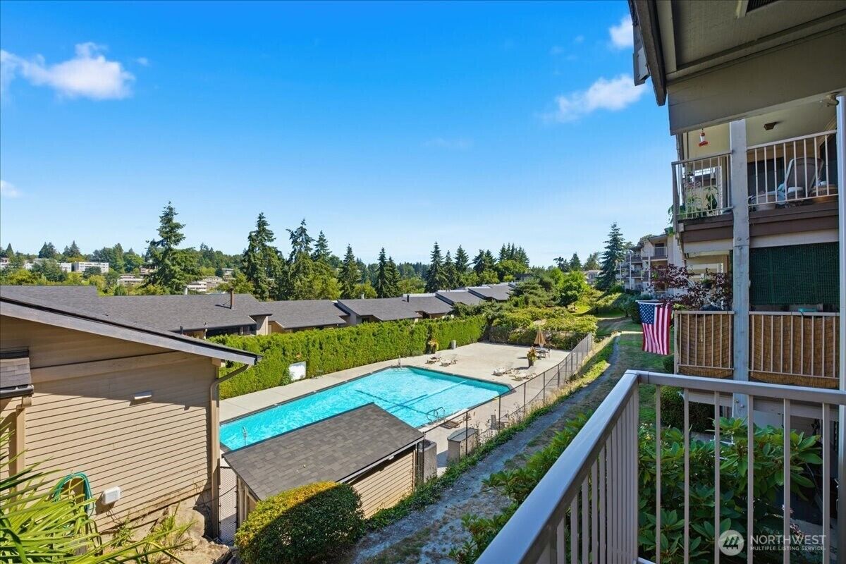 Property Photo:  2920  76th Avenue SE 211  WA 98040 
