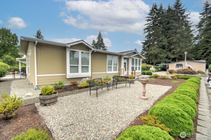 Property Photo:  3700  14th Avenue SE 10  WA 98501 