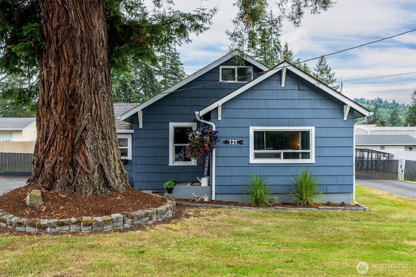 Property Photo:  131  Niblett Way  WA 98632 