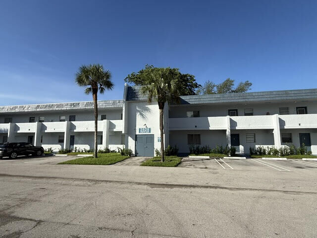 Property Photo:  2828 Casita Way 211  FL 33445 