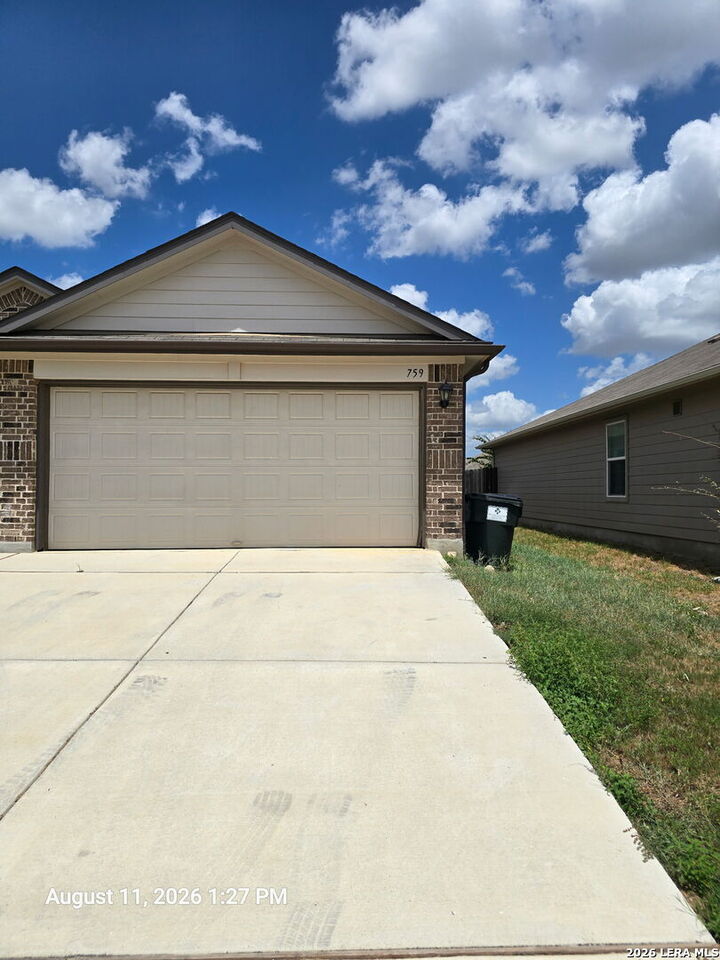 Property Photo: 759 Monarch TX 78155