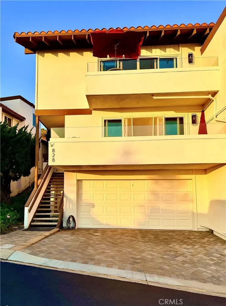 Property Photo:  828 Calle Pluma  CA 92673 