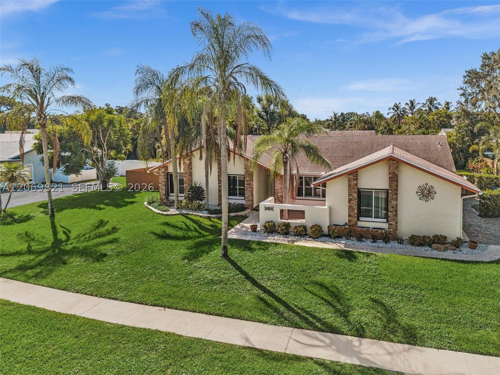 Property Photo:  18232 S 104th Ter S  FL 33498 