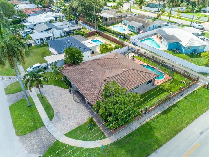 Property Photo:  3134 Pierce St  FL 33021 