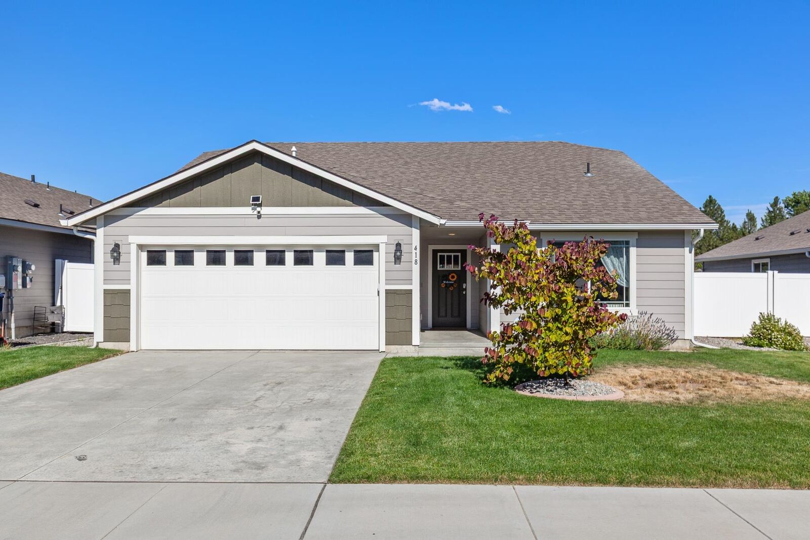 Property Photo:  418 N Arc Ct  WA 99016 