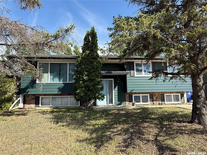 Property Photo: 1022 8th Street W SK S0L 1S0