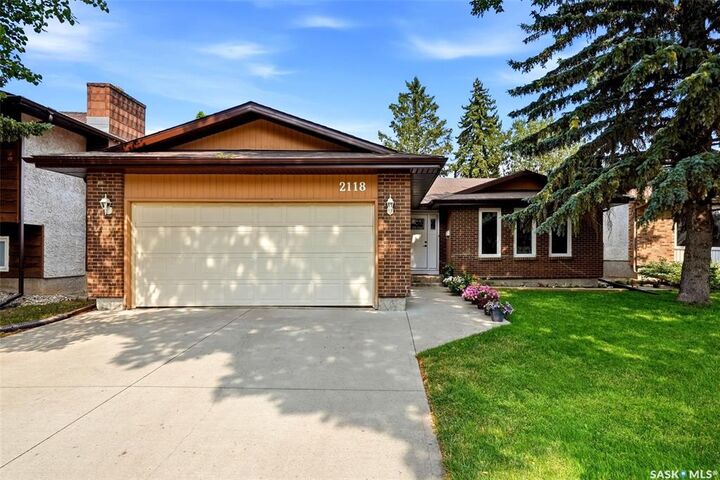 2118 Elderkin Drive E — photo 1