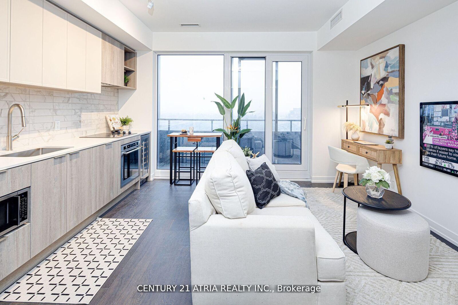 Property Photo: 2020 Bathurst Street 1810 ON M5P 0A6